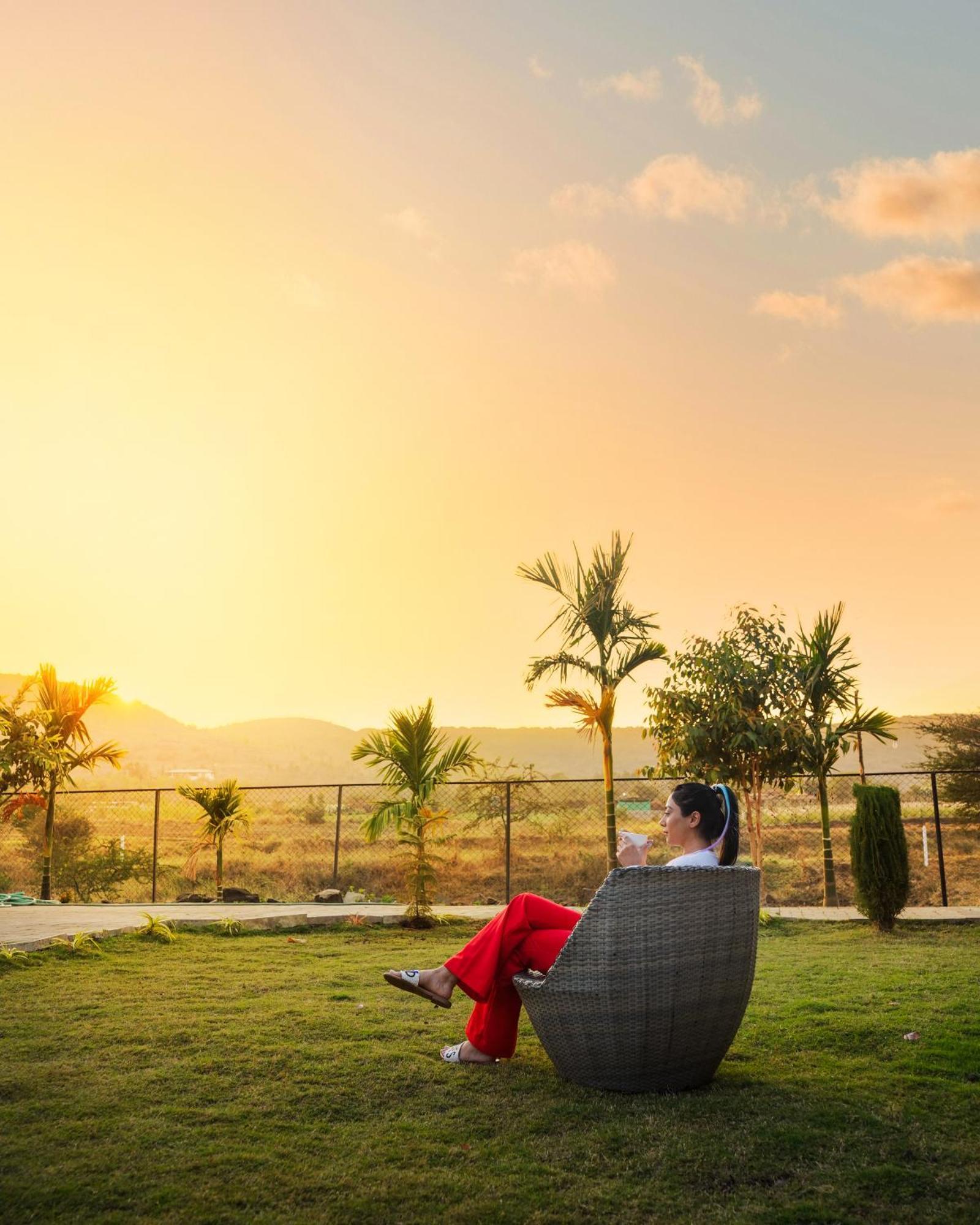 The Earth Farm Villa Nashik Exteriör bild